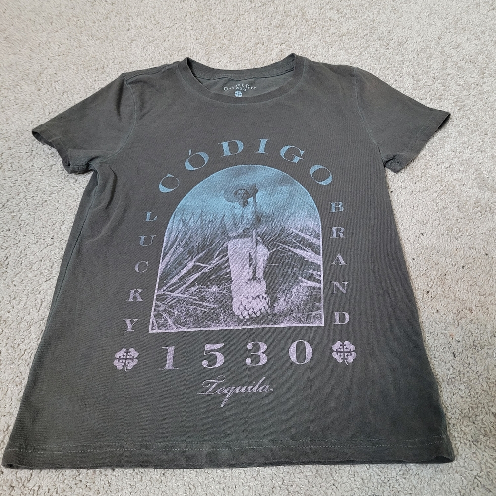 Lucky Brand Código 1530 Graphic Tee XS